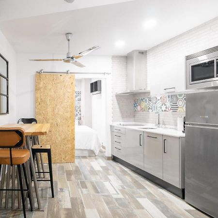 Guesthouse Room & Studio Seville La Flamenka Екстериор снимка