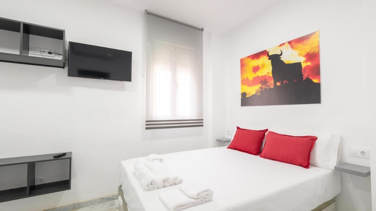 Guesthouse Room & Studio Seville La Flamenka Екстериор снимка