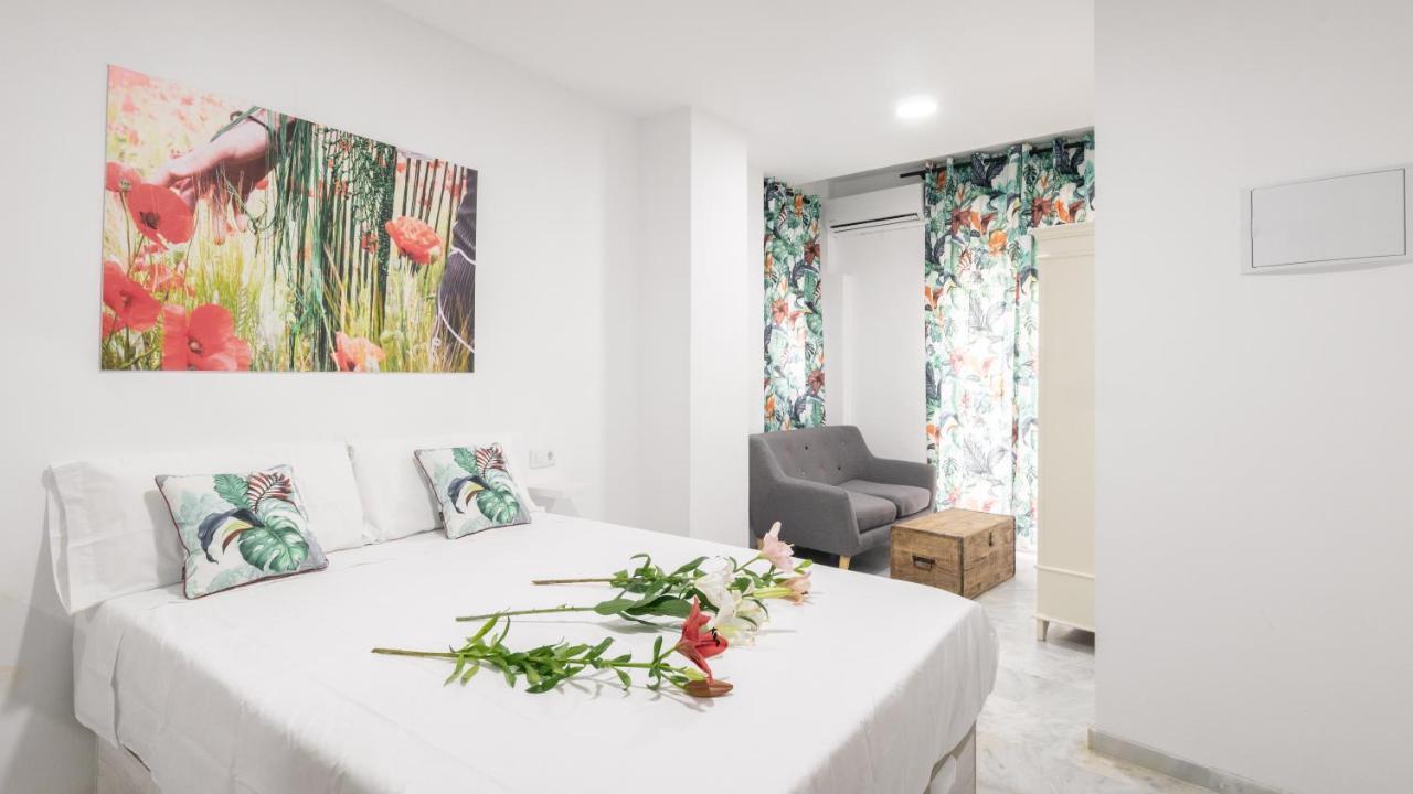 Guesthouse Room & Studio Seville La Flamenka Екстериор снимка