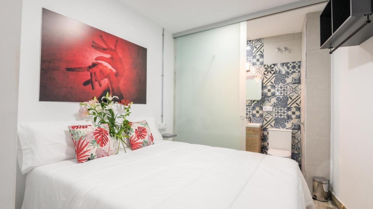 Guesthouse Room & Studio Seville La Flamenka Екстериор снимка