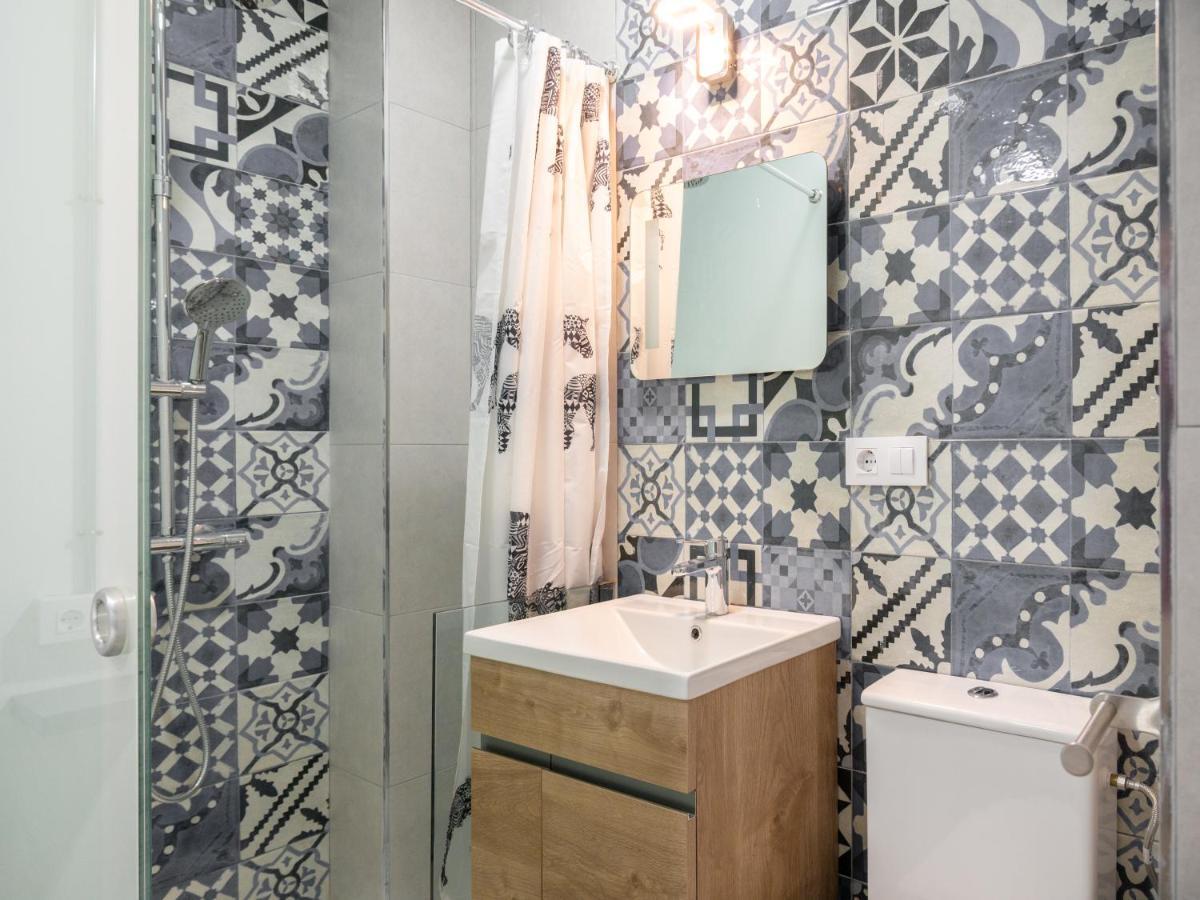 Guesthouse Room & Studio Seville La Flamenka Екстериор снимка