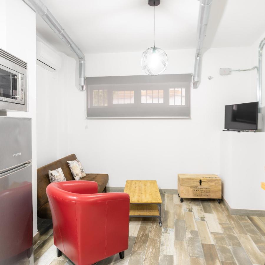 Guesthouse Room & Studio Seville La Flamenka Екстериор снимка